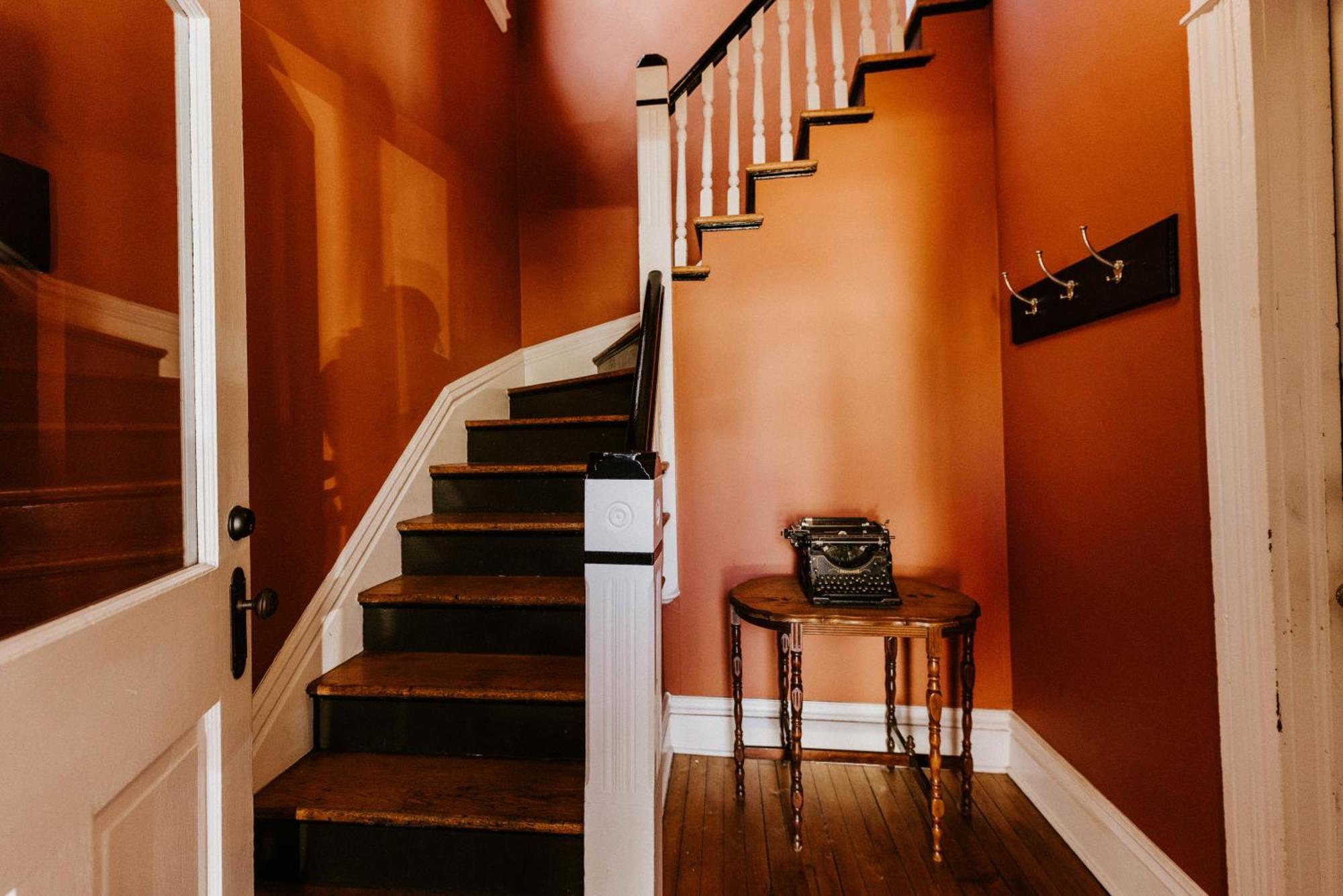 Апартаменти Retro Gem Box Victorian Steps From Irvine Park Сент-Пол Екстер'єр фото